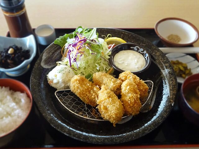三陸産カキフライ定食